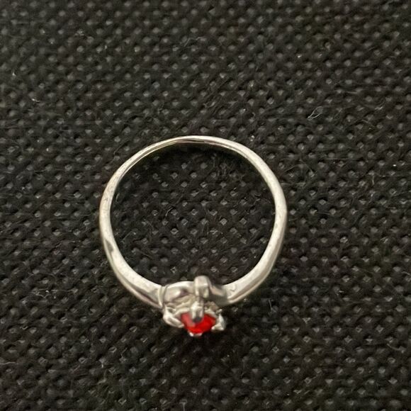 Thin ring with a red gem - Picture 2 of 6